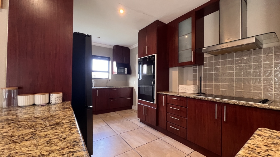 To Let 6 Bedroom Property for Rent in West Beach Western Cape